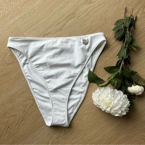 FOREVER 21 WHITE BIKINI SWIM BOTTOMS SIZE XL  NEW